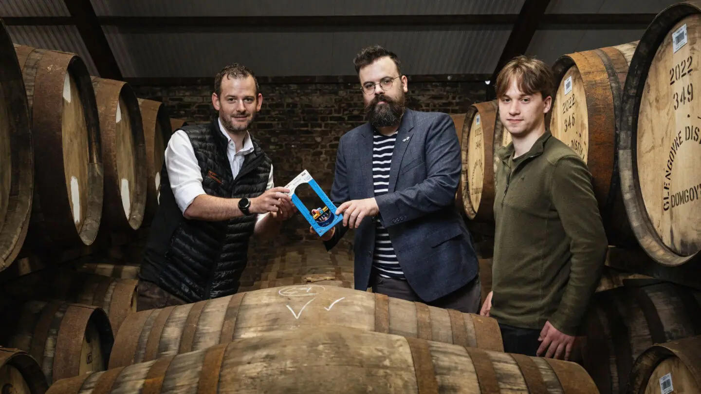 whisky en el espacio Space Puffin